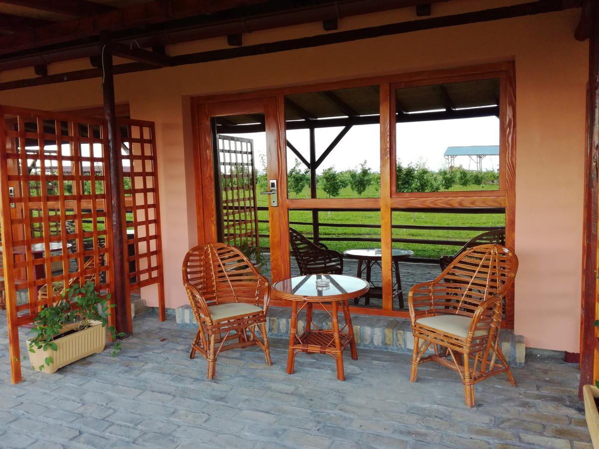 Salas Farma 47-Miris Dunja Cenej Exterior foto
